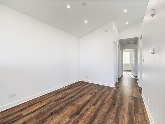 5th image of 715 Four Seasons Blvd