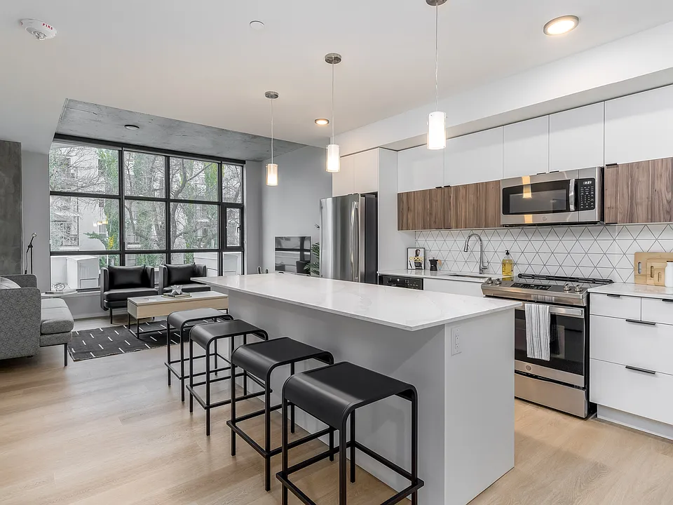 10022 110th St NW