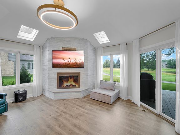 4th image of 3901 White Eagle Dr W