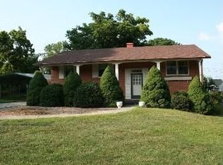 801 Dundee Dr, Radford, VA 24141