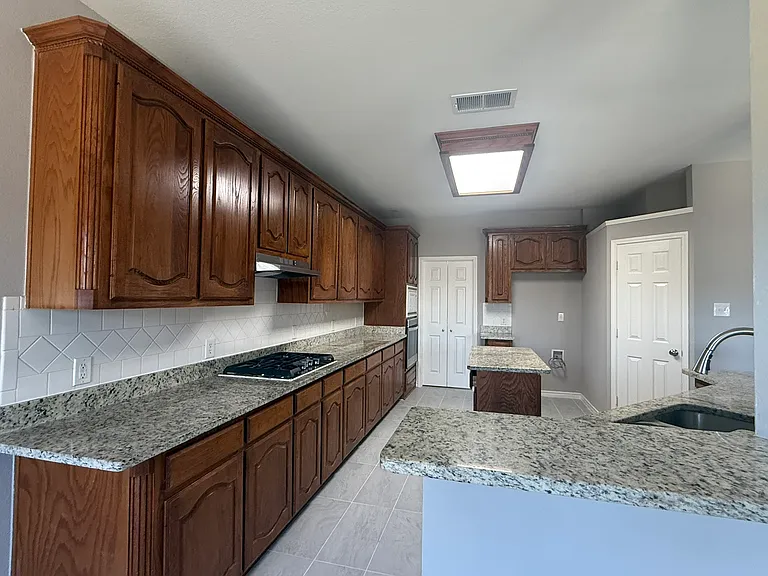 1220 Resaca Dr — Photo 9