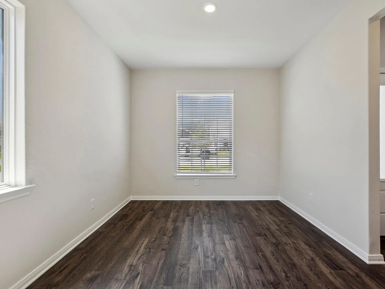 3 bed, 2.0 bath, 1570 sqft, $2,125 — Photo 4