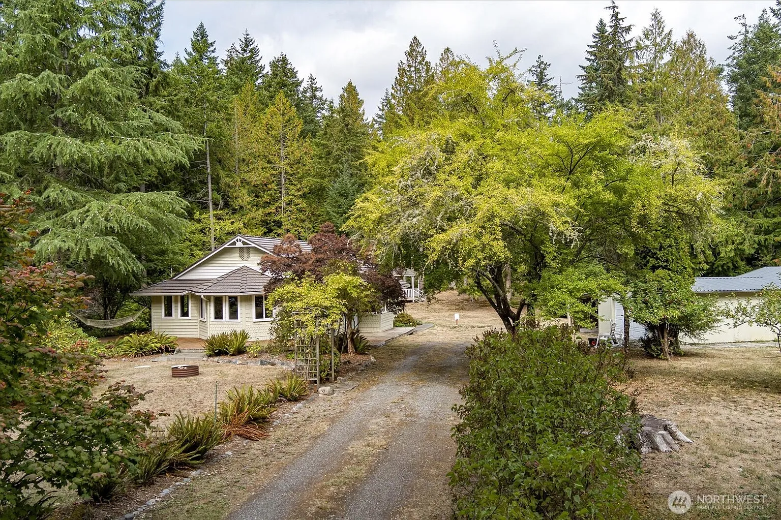 3323 Dorothys Lane photo 1