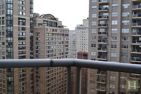 Rented by Halstead Real Estate | media 27