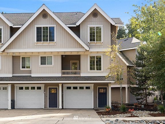 The end unit on the right is 201 Broadway.