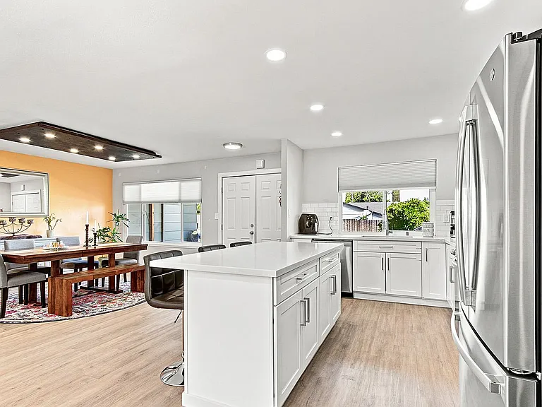7001 Lynnetree Way — Photo 37