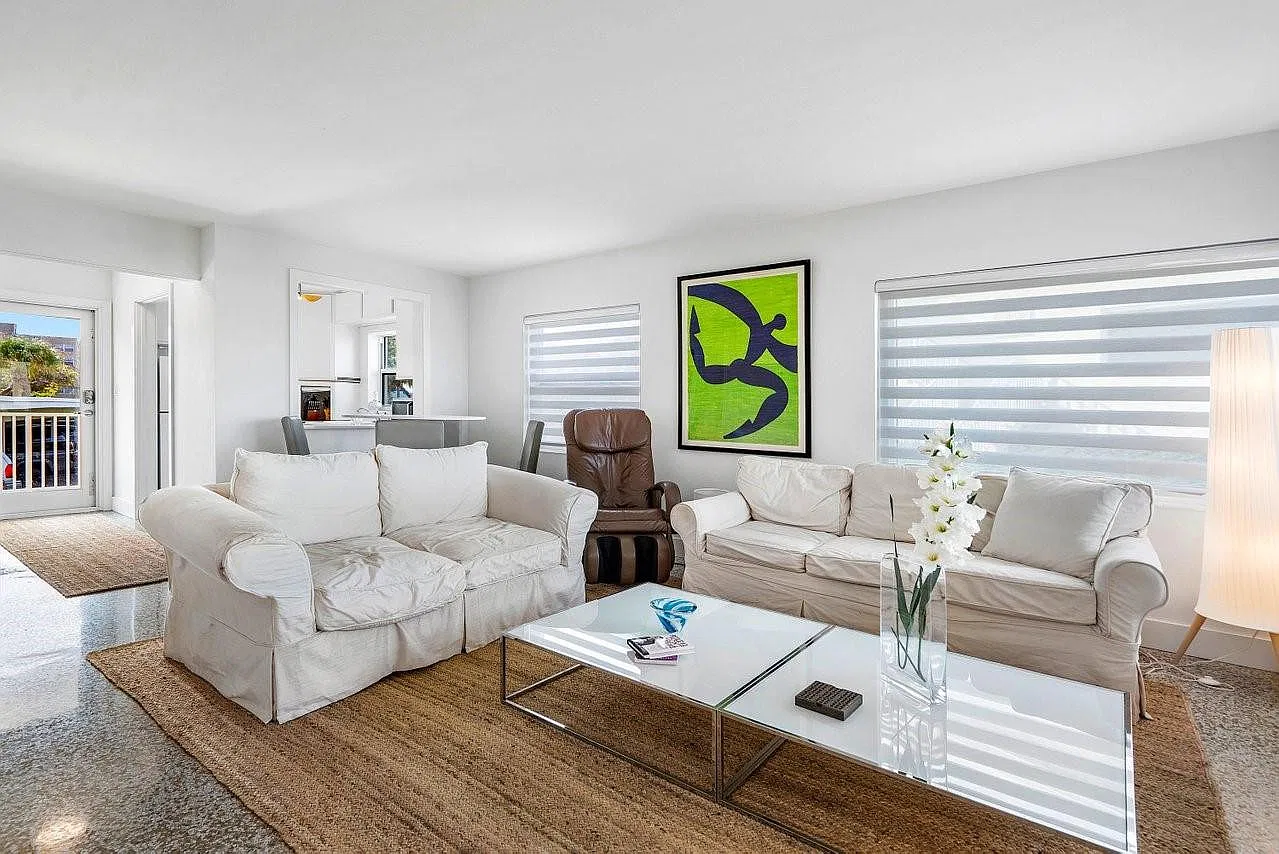 2 bed, 2.0 bath, 840 sqft, $4,000 — Photo 3