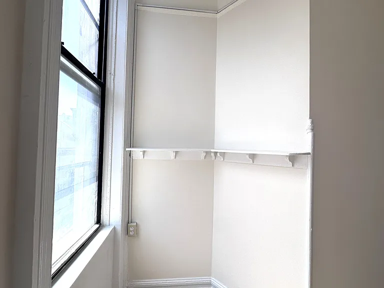 138 Montague St #7 — Photo 4