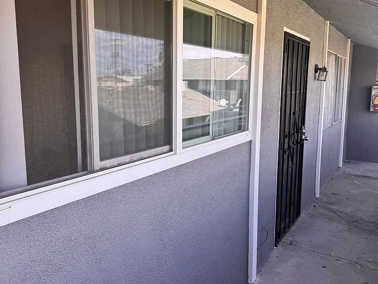 1115 W Simpson Ave — Photo 30