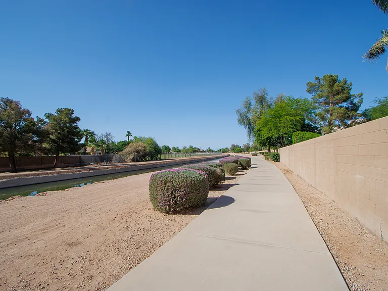 363 W Baylor Ln — Photo 26