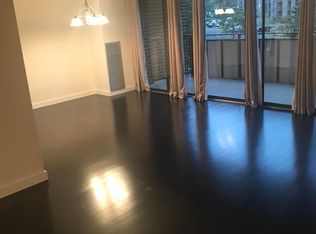 250 S Reynolds St APT 406, Alexandria, VA 22304