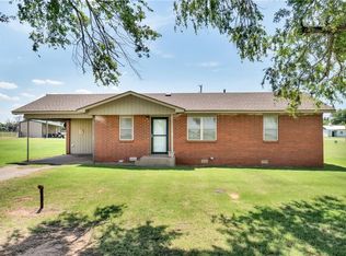 903 S Pine Ave, Erick, OK 73645