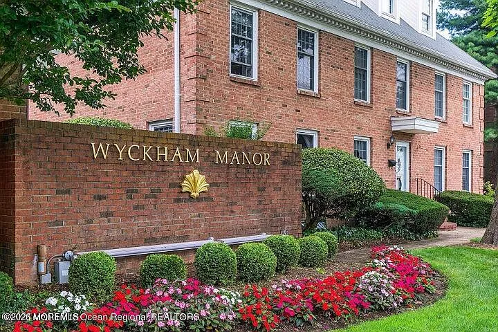 51 Wyckham Rd