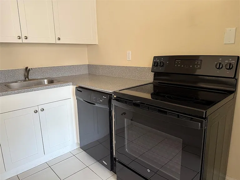 1219 NE 14th Ave #4 — Photo 16