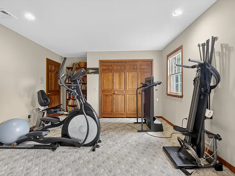 92 Brook Hollow Dr — Photo 33