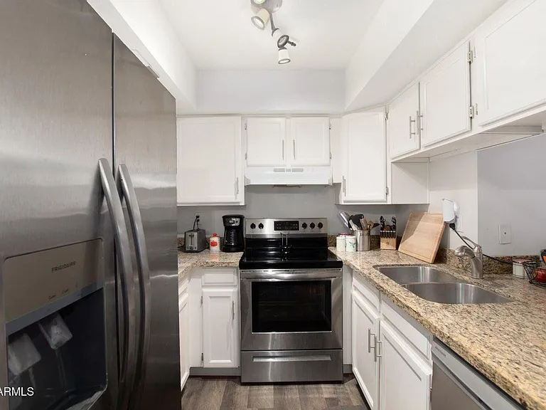 540 N May St #2081 — Photo 7