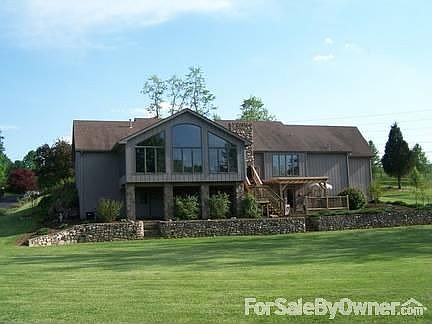 3rd image of 64 Meadow Cir