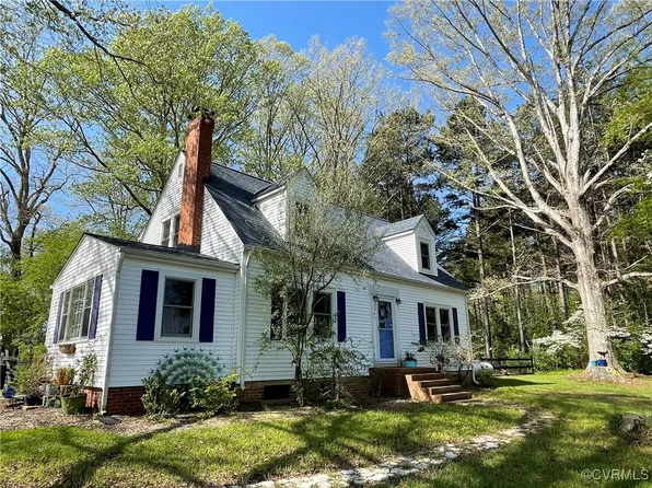 7741 Namozine Rd, Amelia Court House, VA 23002