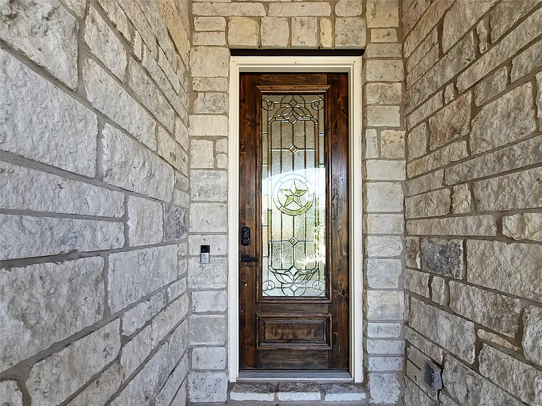 813 Sunny Ridge Dr — Photo 3