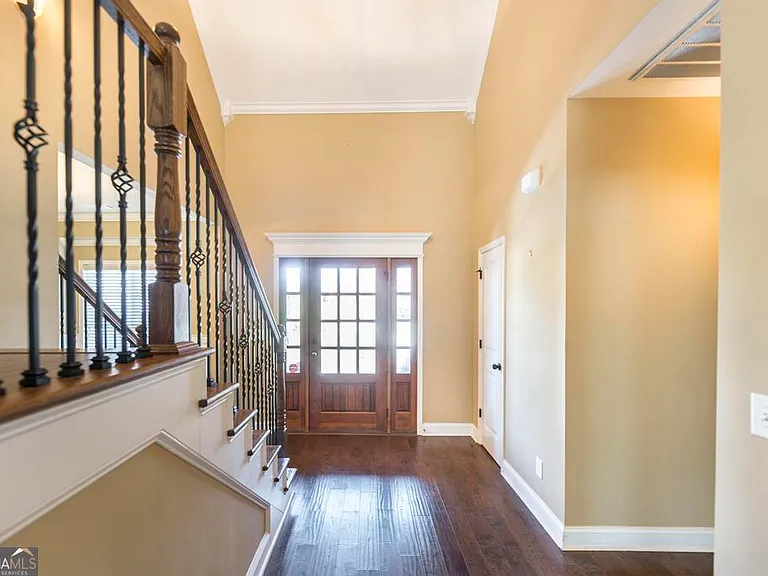203 Norfolk Cir — Photo 2