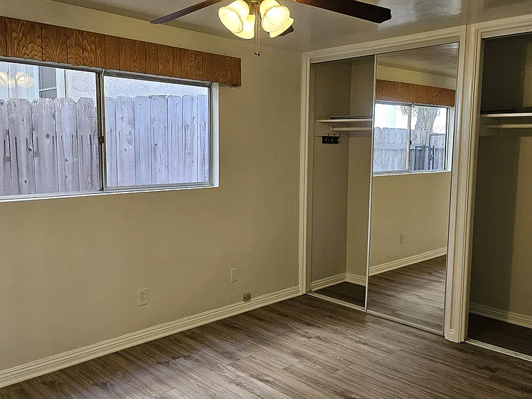 5820 Lauretta St — Photo 20