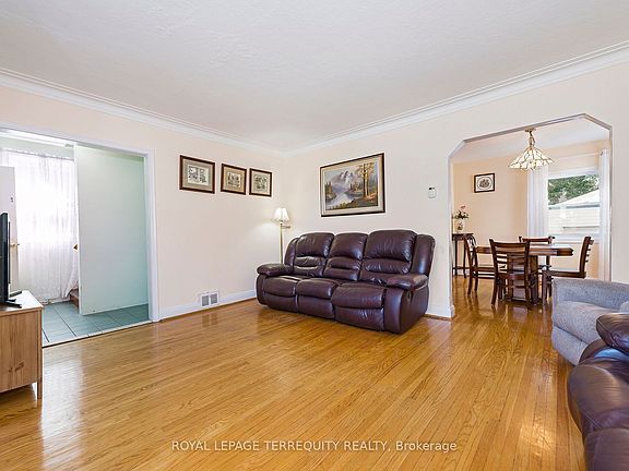 4th image of 2307 Lawrence Ave W