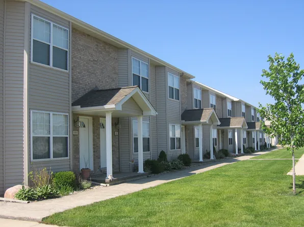 305 W 1st Ave, Deer Creek, IL 61733