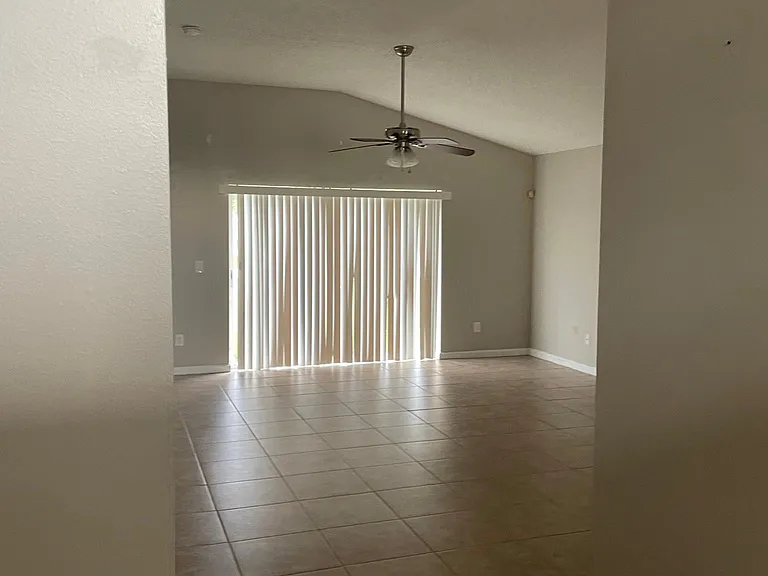2609 Brittany Ln — Photo 15
