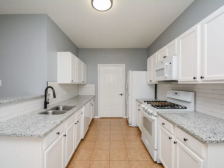 6418 Waldron Dr #B — Photo 1