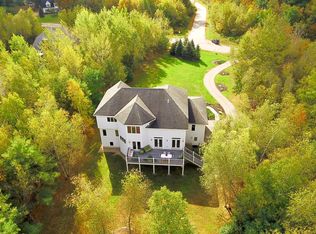 27 Wiggin Way, Stratham, NH 03885