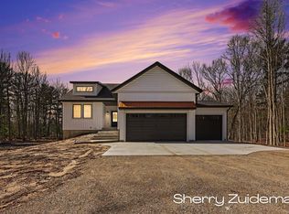 16229 148th Ave, Spring Lake, MI 49456