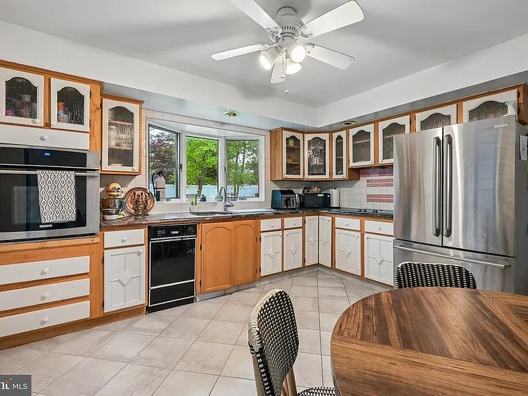 410 Narragansett Dr — Photo 11