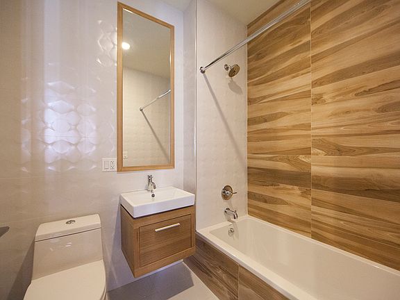 4th image of 123 Boerum St #1