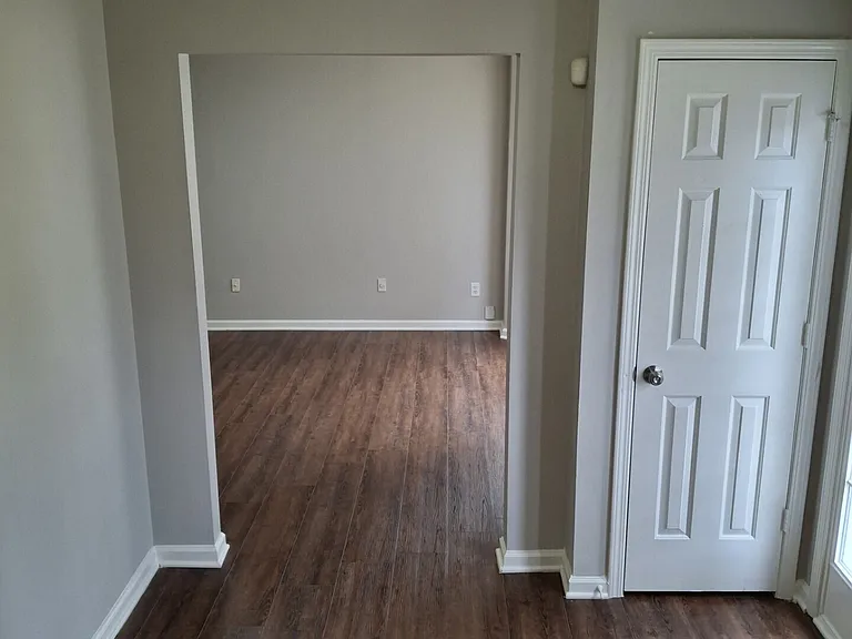 235 Vaness Dr — Photo 5
