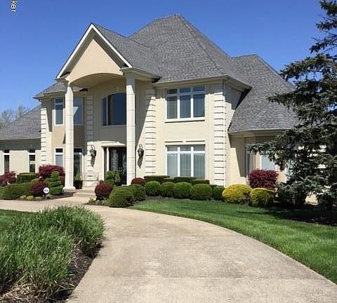 12016 Hunting Crest driveway
