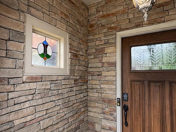 4th image of 467 River Oaks Ln