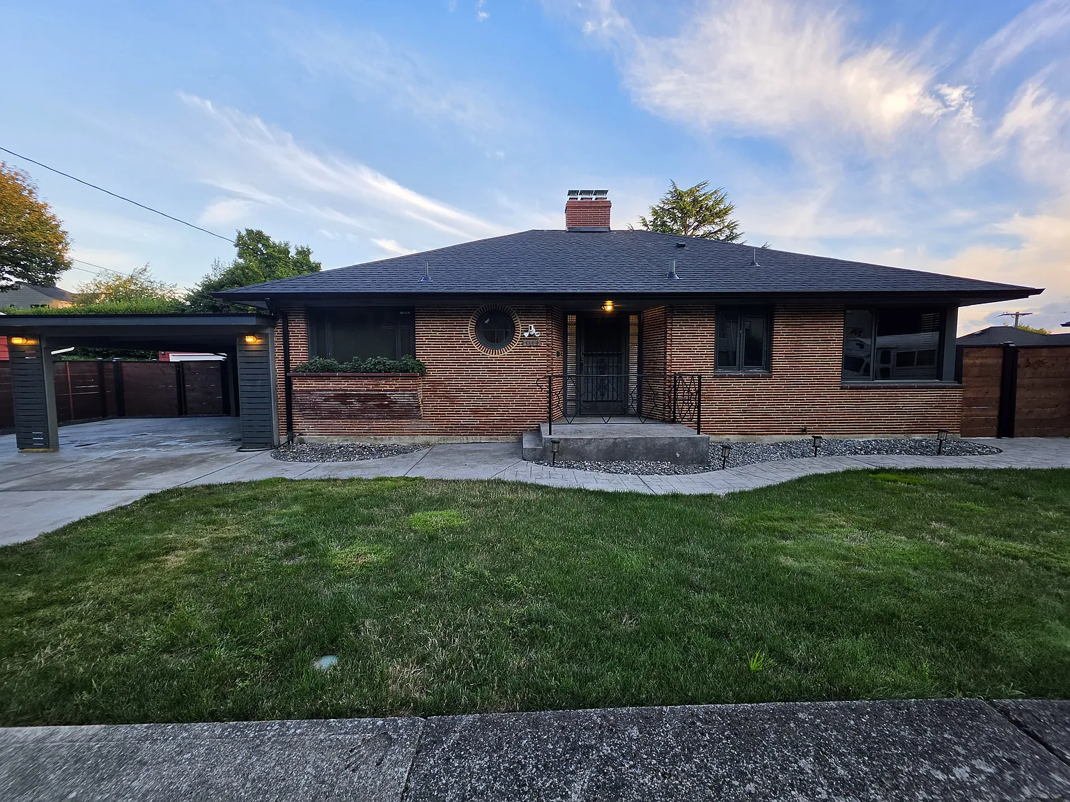 3 bed, 2450 sqft, $3,495 — Photo 3