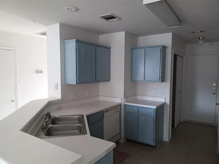9627 Sugar Hill Dr #B — Photo 7