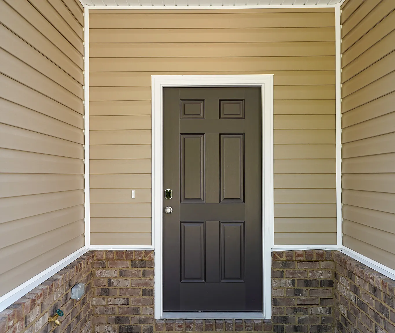 3 bed, 2.5 bath, 1605 sqft, $1,950 — Photo 3