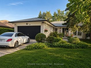 210 Lloyd Manor Rd, Toronto, ON M9B 5K6