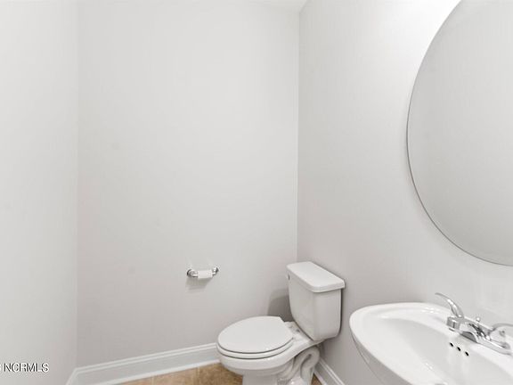 5th image of 9060 Gardens Grove Rd