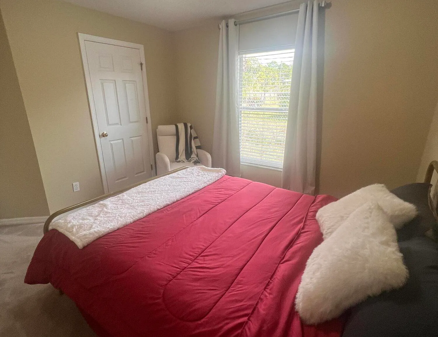 1 bed, 1.0 bath, 100 sqft, $1,000 — Photo 4