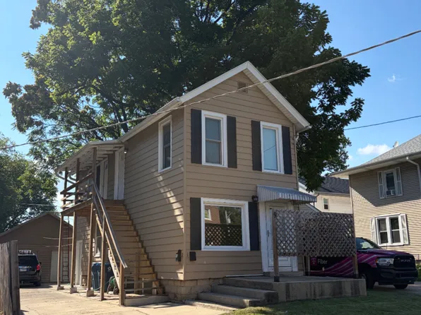 9 S Lancaster Ave, Aurora, IL 60506