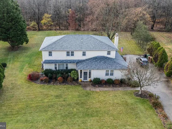 1425 Crosby Dr, Fort Washington, PA 19034