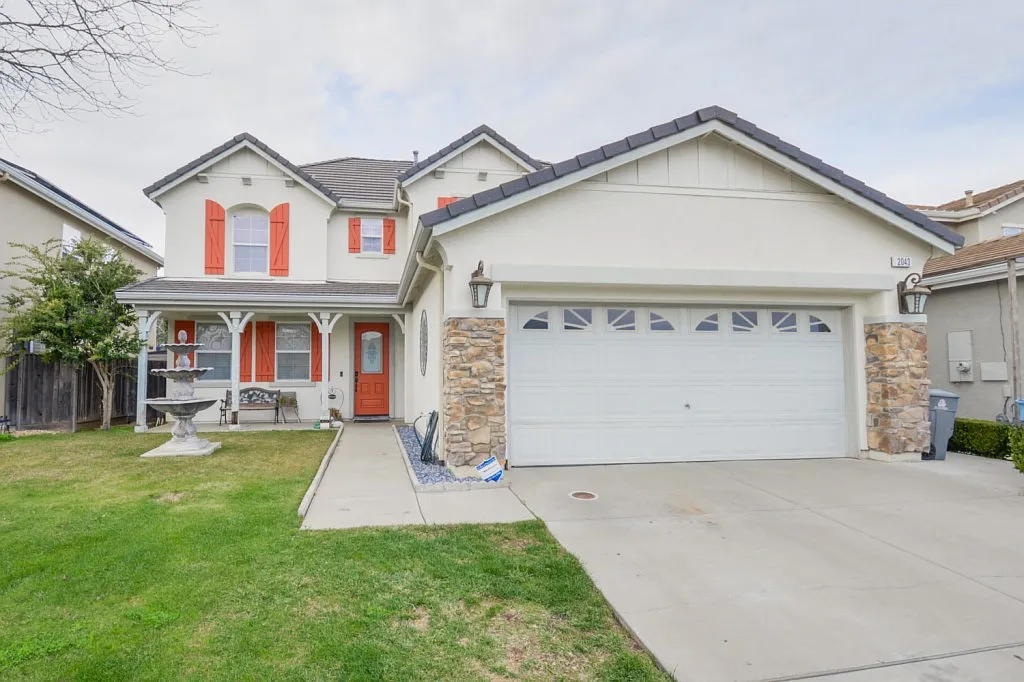 2043 Morgan Way photo 1