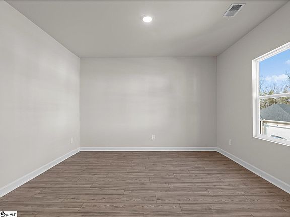 4th image of 109 Martel Dr