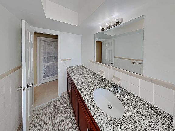 4th image of 4038 Ponea Dr