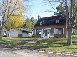 202 N 3rd St, Algoma, WI 54201