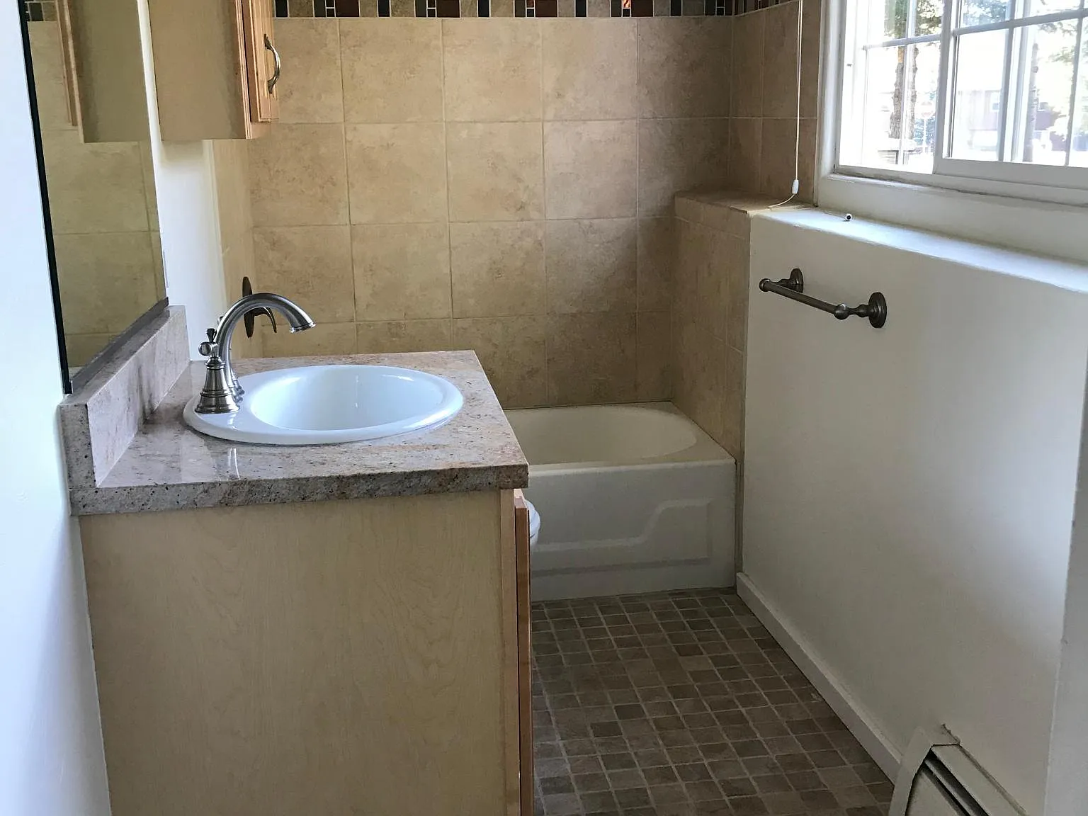 1 bed, 600 sqft, $1,800 — Photo 3