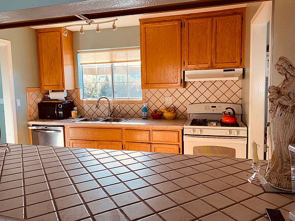 4th image of 5039 Primrose Dr